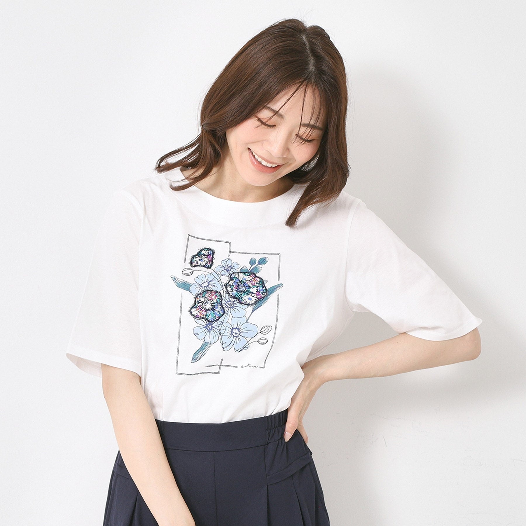 コルディア CORDIER 【M～4Lサイズ】パッチワーク＆刺繍 フラワーモチーフTシャツ （ホワイト(001)） ホワイト(001)