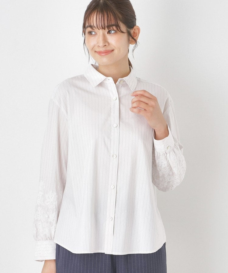 コルディア CORDIER 【M～3Lサイズ】刺繍デザインストライプブラウス （ネイビー(394)） ネイビー(394)