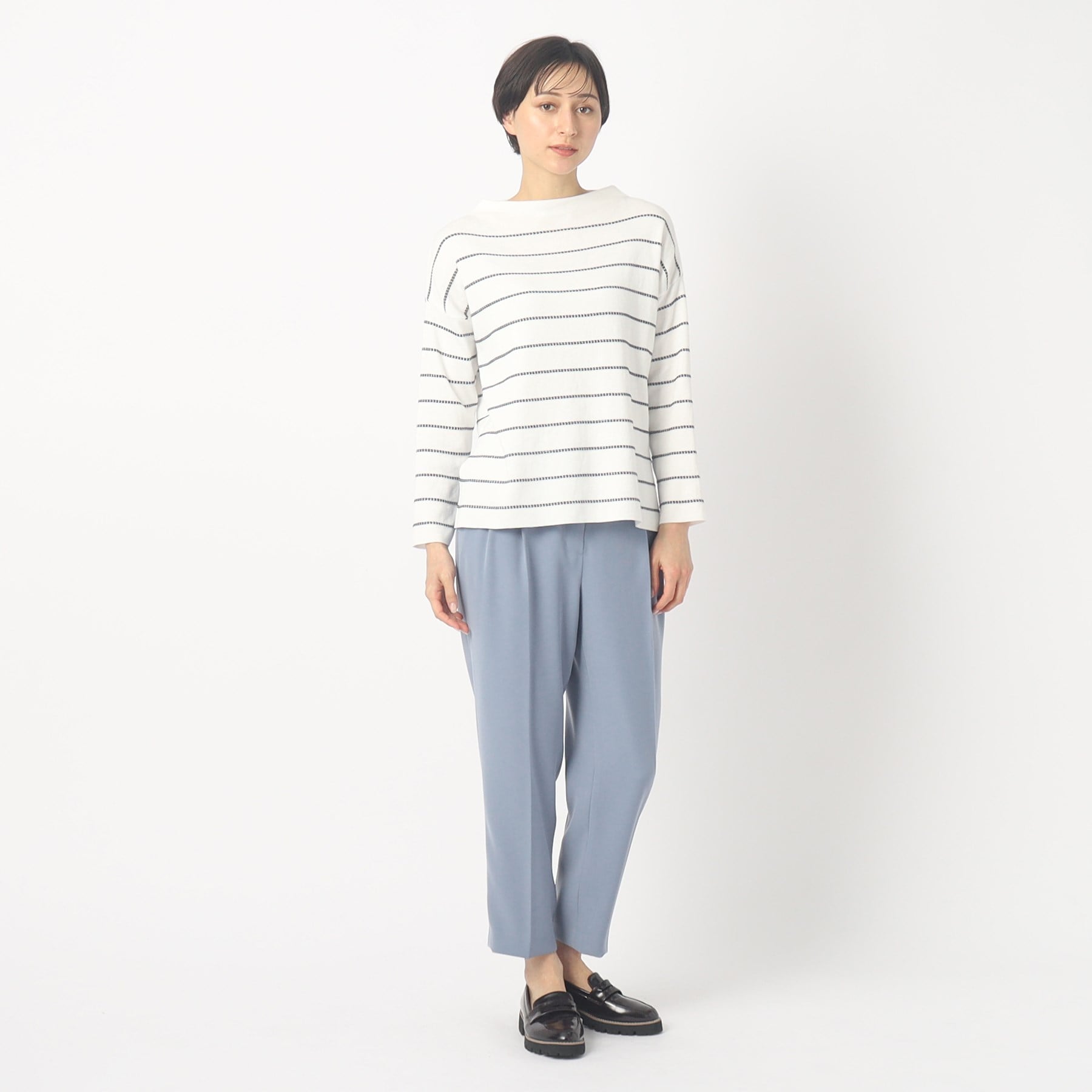 コルディア CORDIER ネオサテンストレッチテーパードパンツ