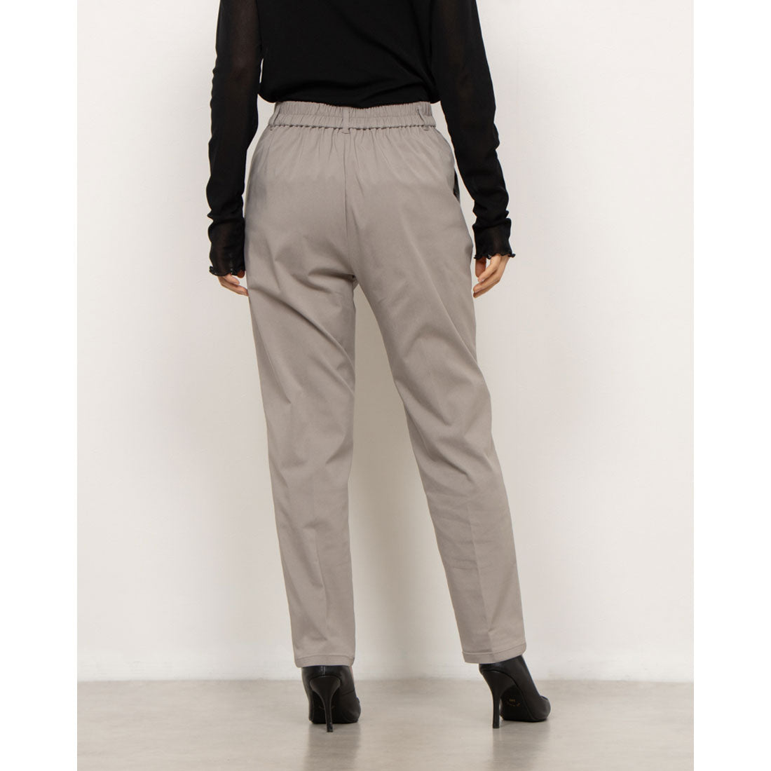 コムサモデルズ COMME CA MODELS 【美しいベーシックパンツ】テーパードパンツ （ネイビー） ネイビー