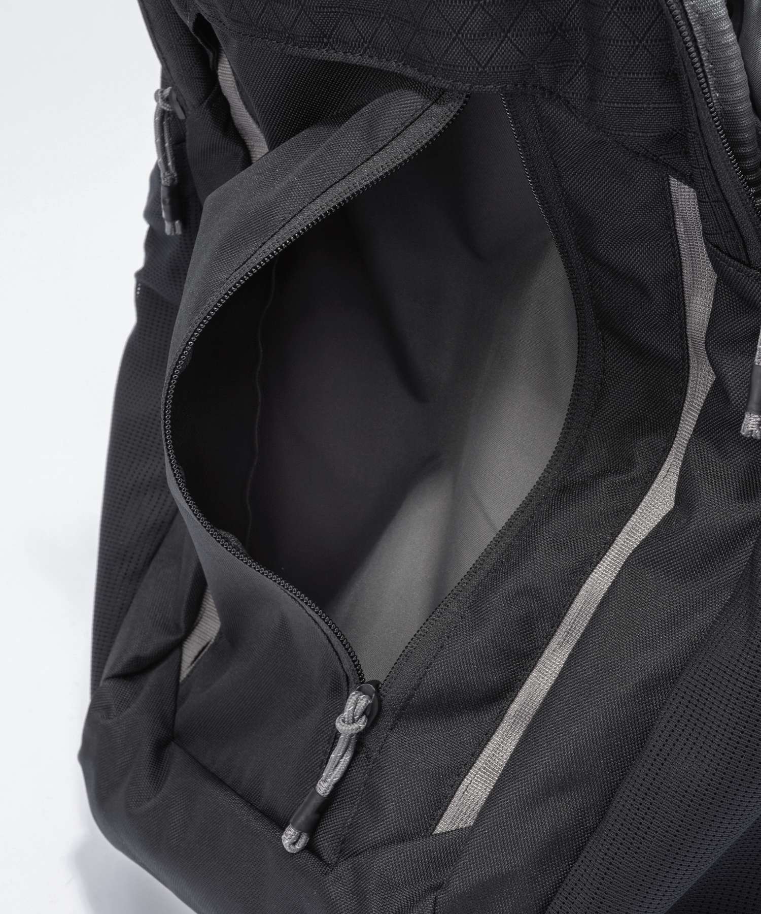 コロンビア Columbia 1955401 バックパック メンズ レディース バッグ リュックサック アトラス エクスプローラー Atlas Explorer 26L Backpack ハイキング ブラック グレー 26L