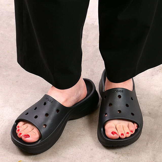クロックス crocs Bae Slide Black [211108-001] （Black） Black