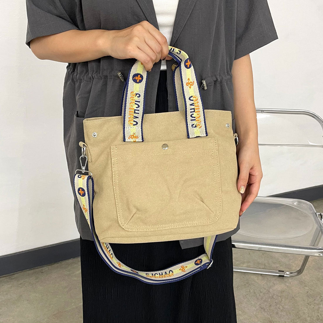 シーアールビー CRB ロゴショルダーキャンバストートバッグ （ベージュ） ベージュ