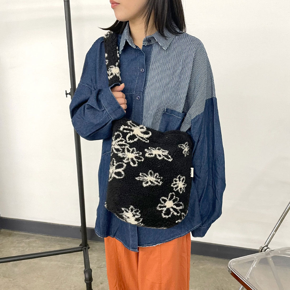 シーアールビー CRB 柄アソートボアショルダーバッグ （キャメル） キャメル