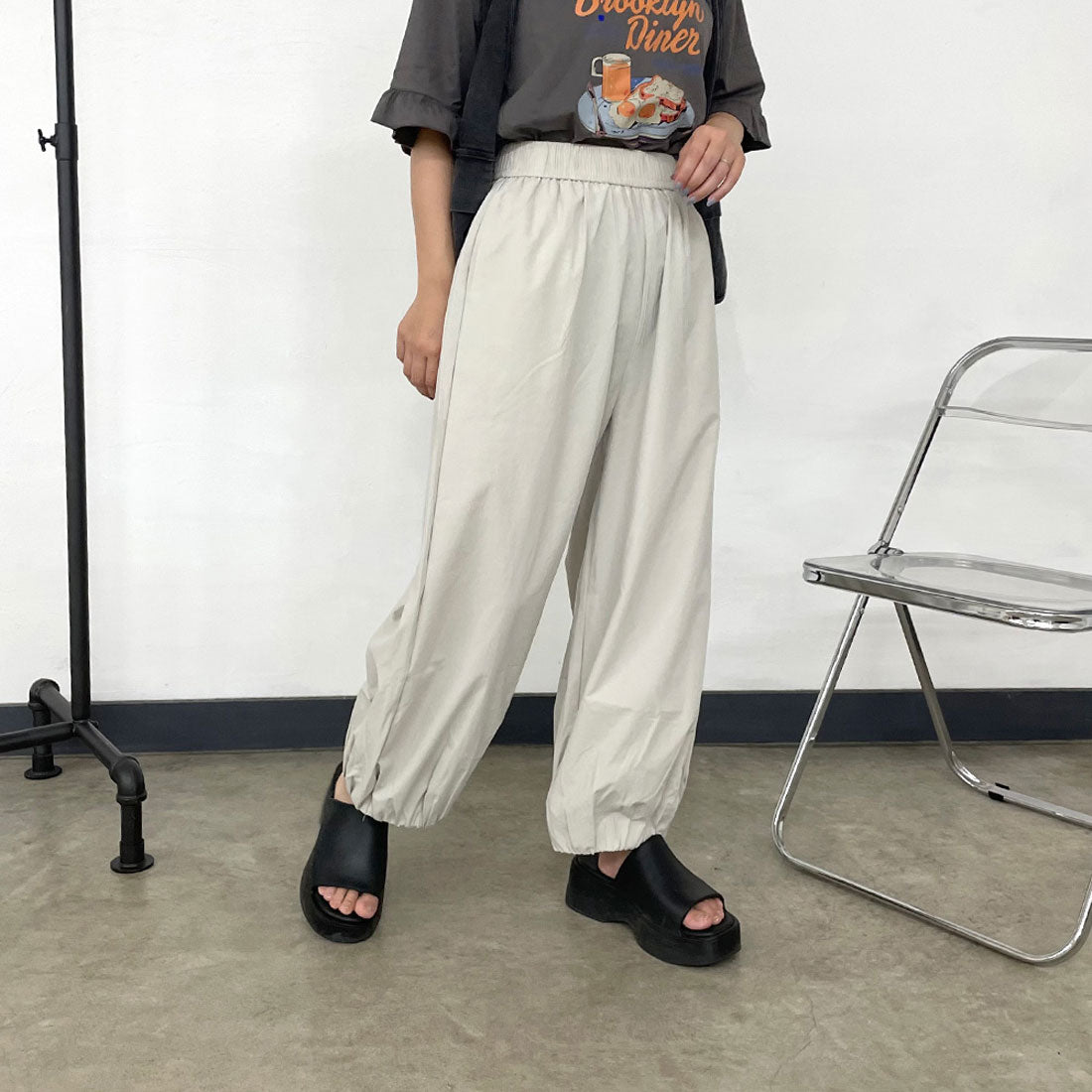 シーアールビー CRB 裾ギャザーナイロン風パンツ （ネイビー） ネイビー