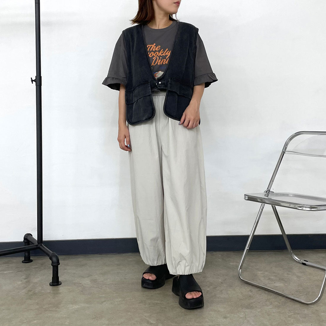 シーアールビー CRB 裾ギャザーナイロン風パンツ （ネイビー） ネイビー