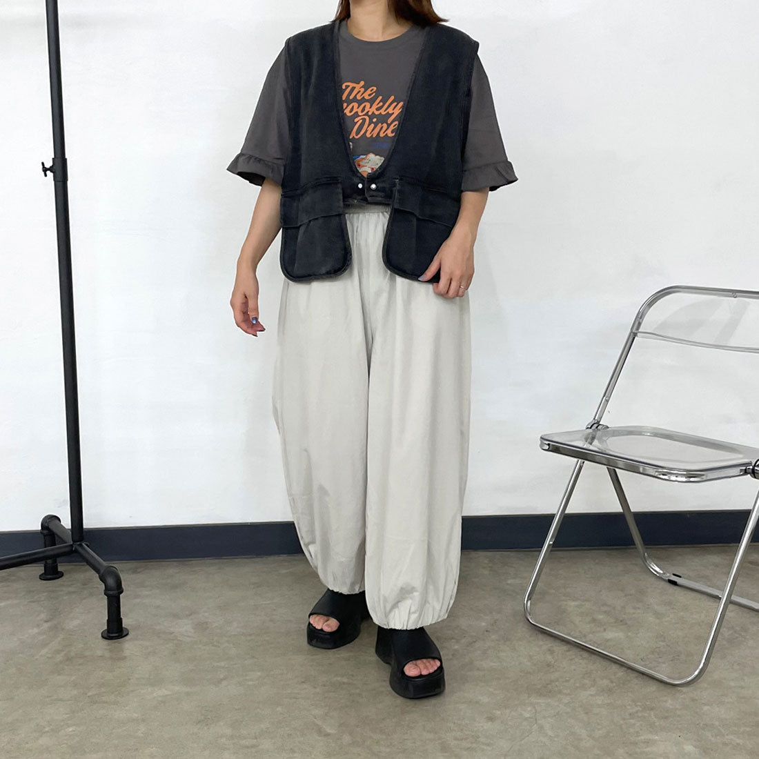 シーアールビー CRB 裾ギャザーナイロン風パンツ （ネイビー） ネイビー