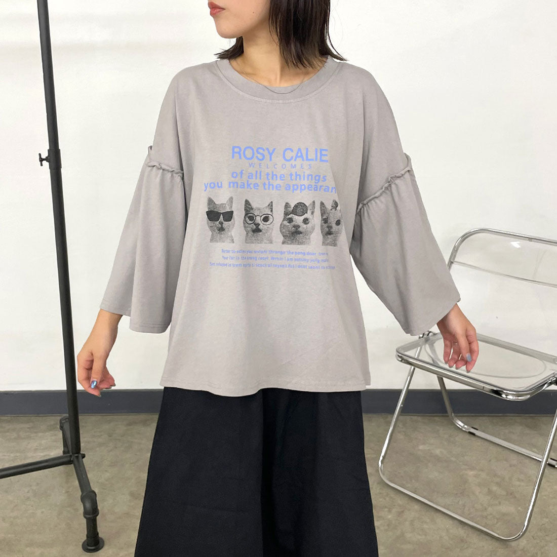 シーアールビー CRB 袖フリルネコプルオーバー （グレー） グレー