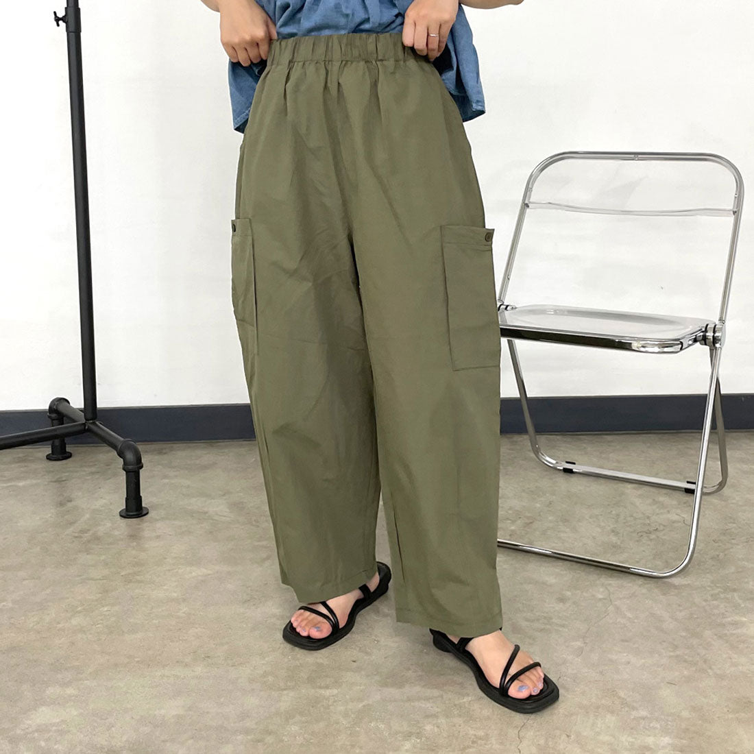 シーアールビー CRB 薄ツイル裾ダーツカーゴパンツ （カーキ） カーキ