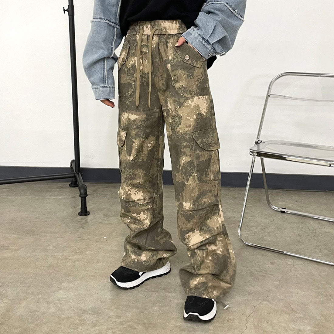 シーアールビー CRB 柄カーゴパンツ （グレー） グレー