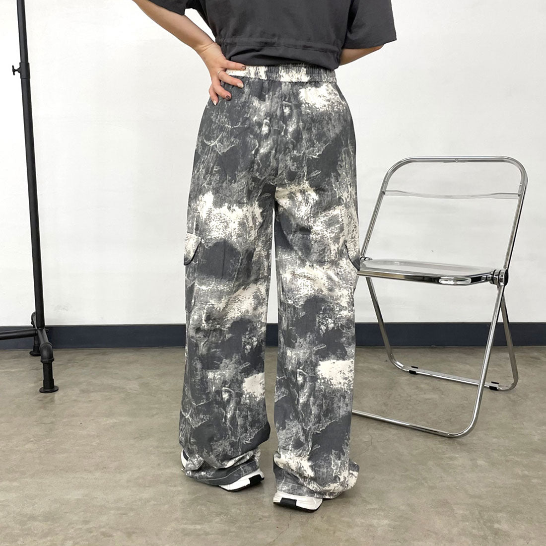 シーアールビー CRB 柄カーゴパンツ （グレー） グレー