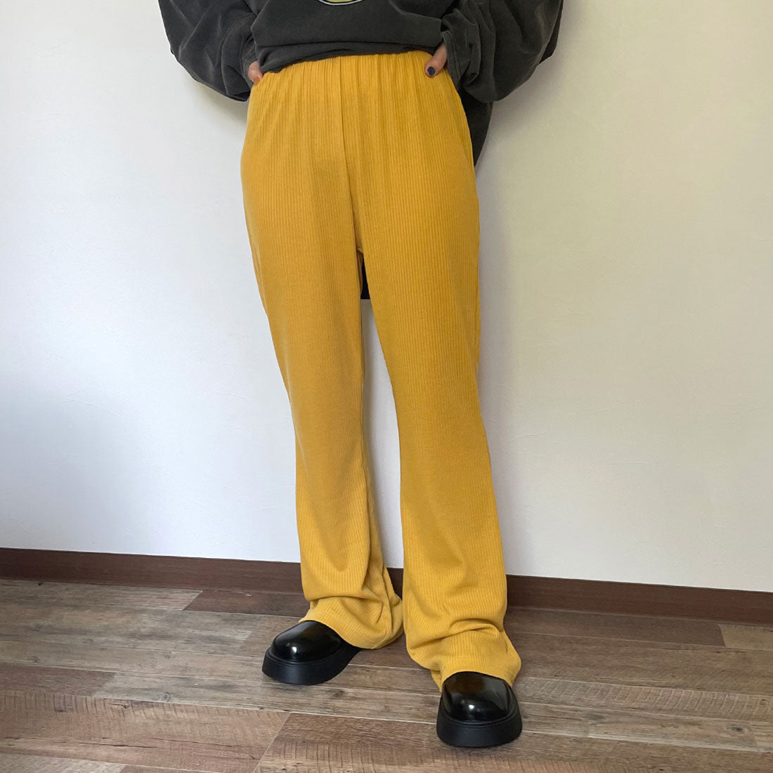 シーアールビー CRB カットリブフレアパンツ （マスタード） マスタード