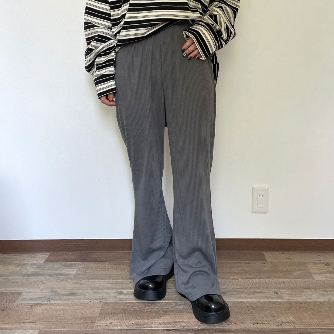 シーアールビー CRB カットリブフレアパンツ （チャコール） チャコール