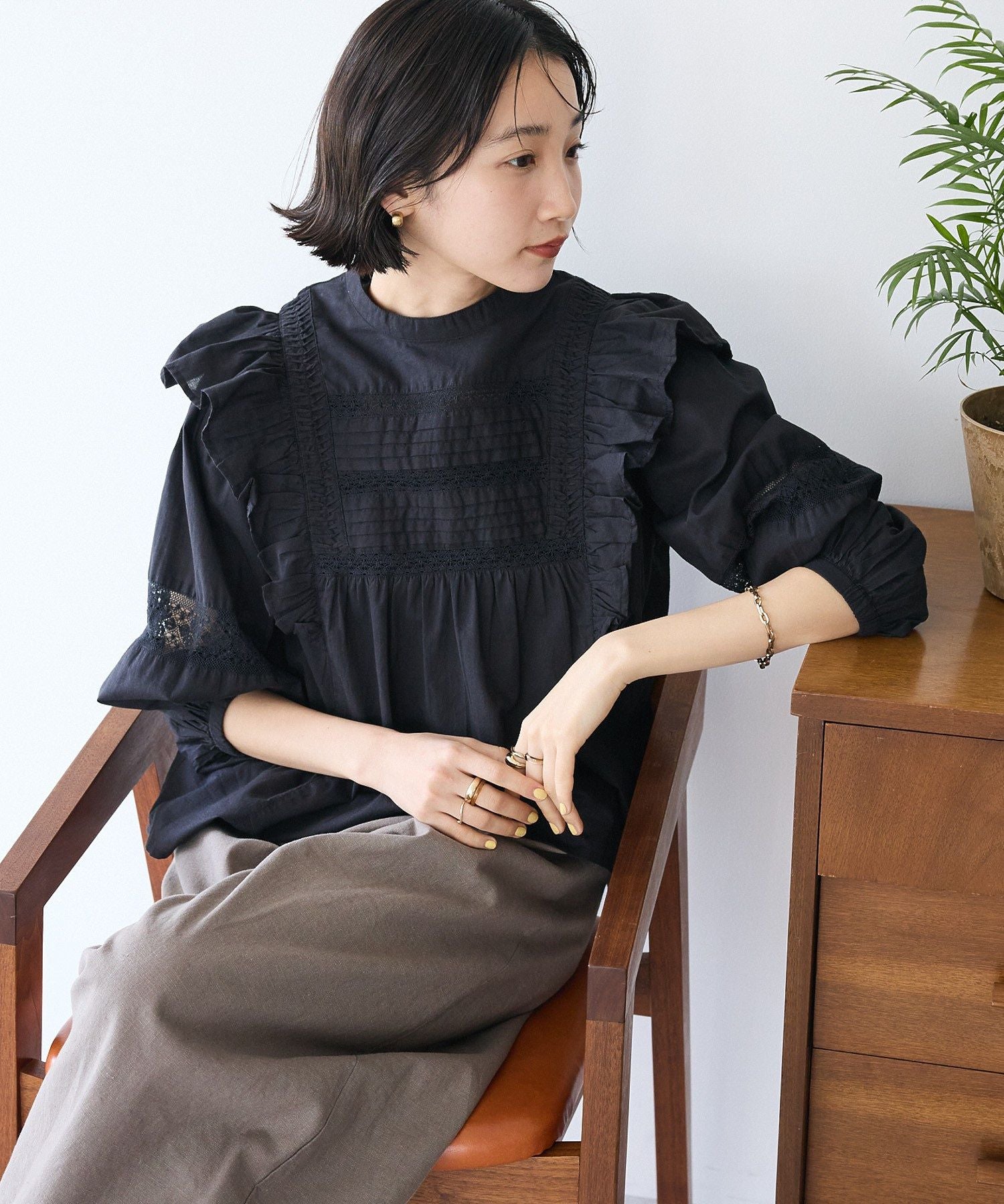 クラフトスタンダードブティック CRAFT STANDARD BOUTIQUE フリル使いマニーレースピンタックブラウス （ホワイト） ホワイト