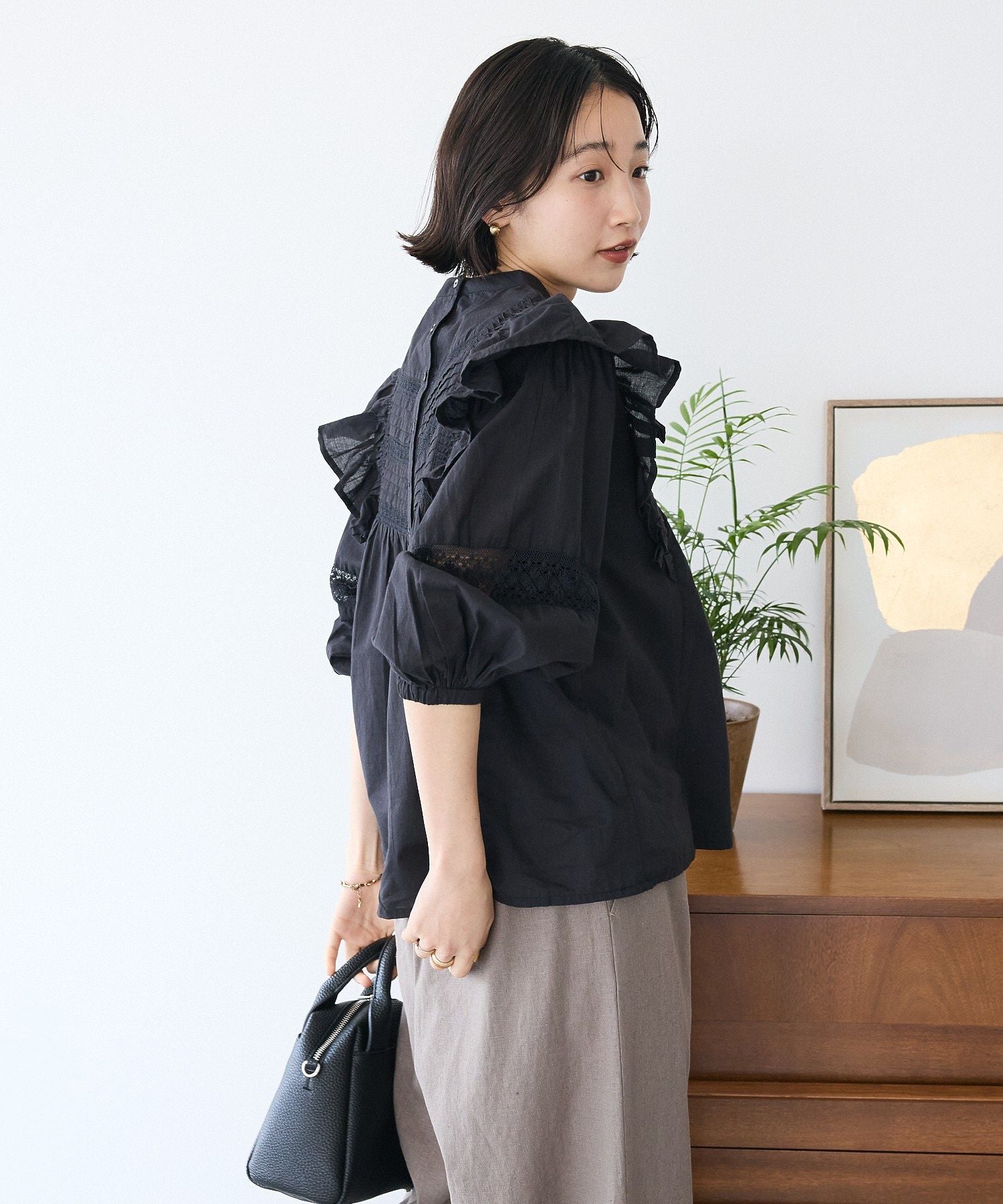 クラフトスタンダードブティック CRAFT STANDARD BOUTIQUE フリル使いマニーレースピンタックブラウス （ホワイト） ホワイト
