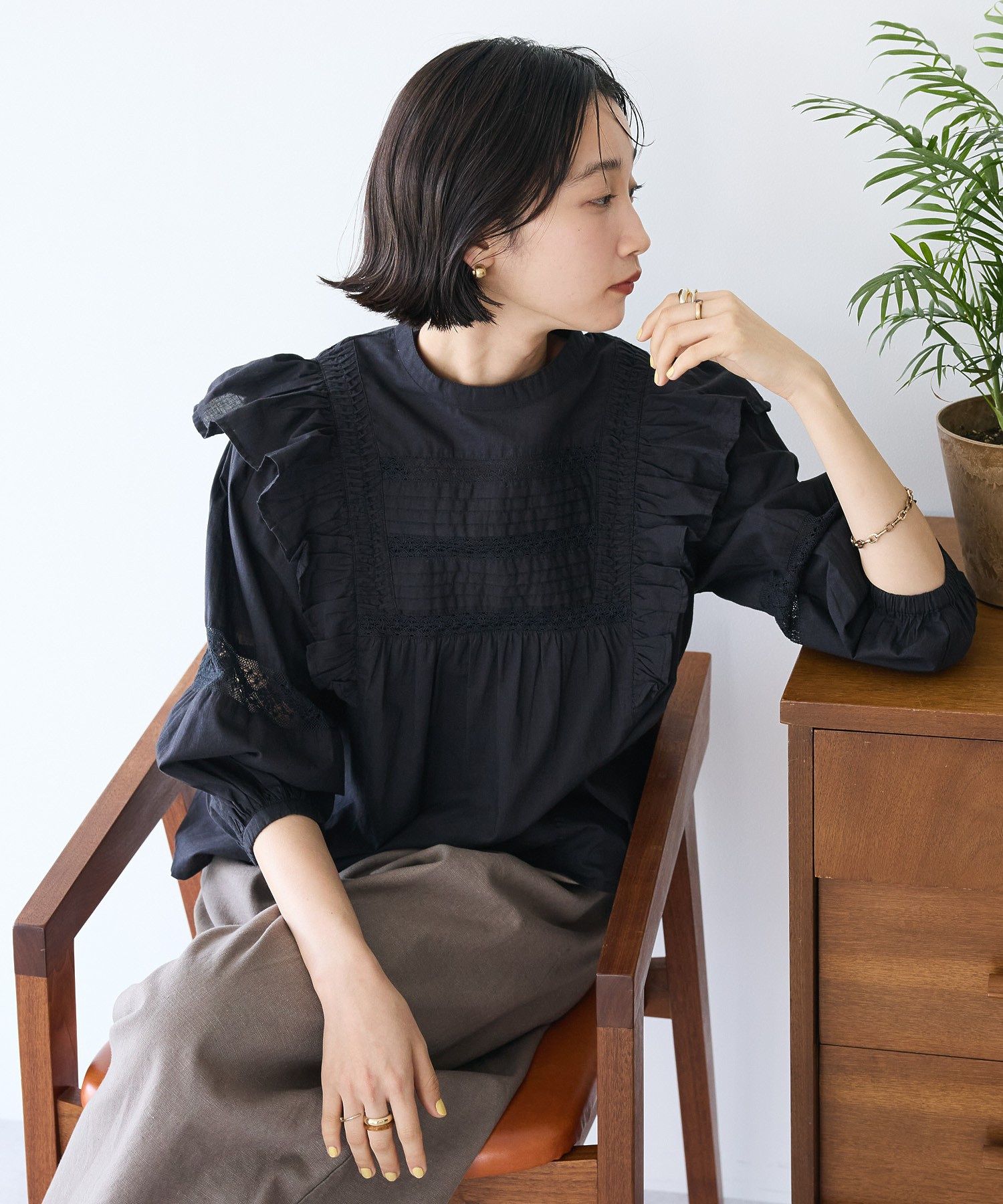 クラフトスタンダードブティック CRAFT STANDARD BOUTIQUE フリル使いマニーレースピンタックブラウス （ホワイト） ホワイト