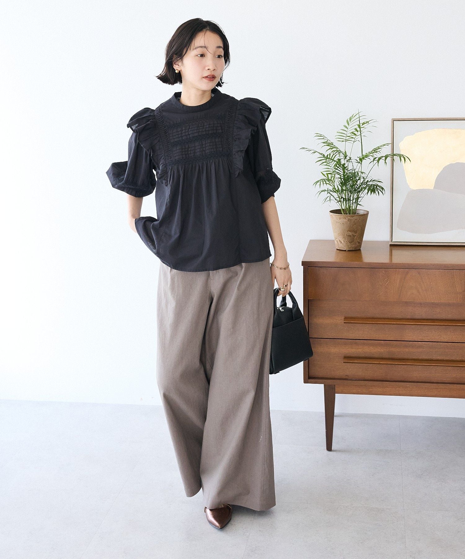 クラフトスタンダードブティック CRAFT STANDARD BOUTIQUE フリル使いマニーレースピンタックブラウス （ホワイト） ホワイト