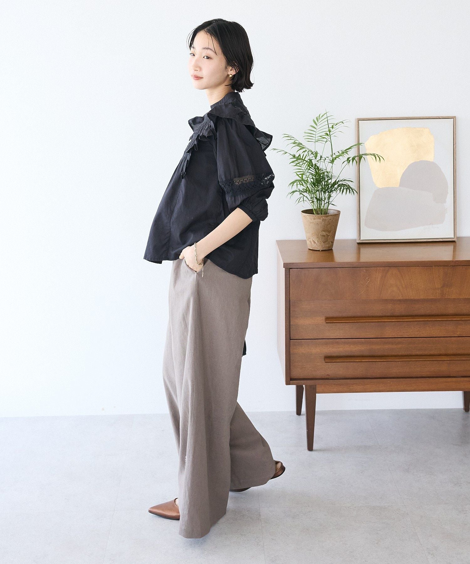 クラフトスタンダードブティック CRAFT STANDARD BOUTIQUE フリル使いマニーレースピンタックブラウス （ホワイト） ホワイト