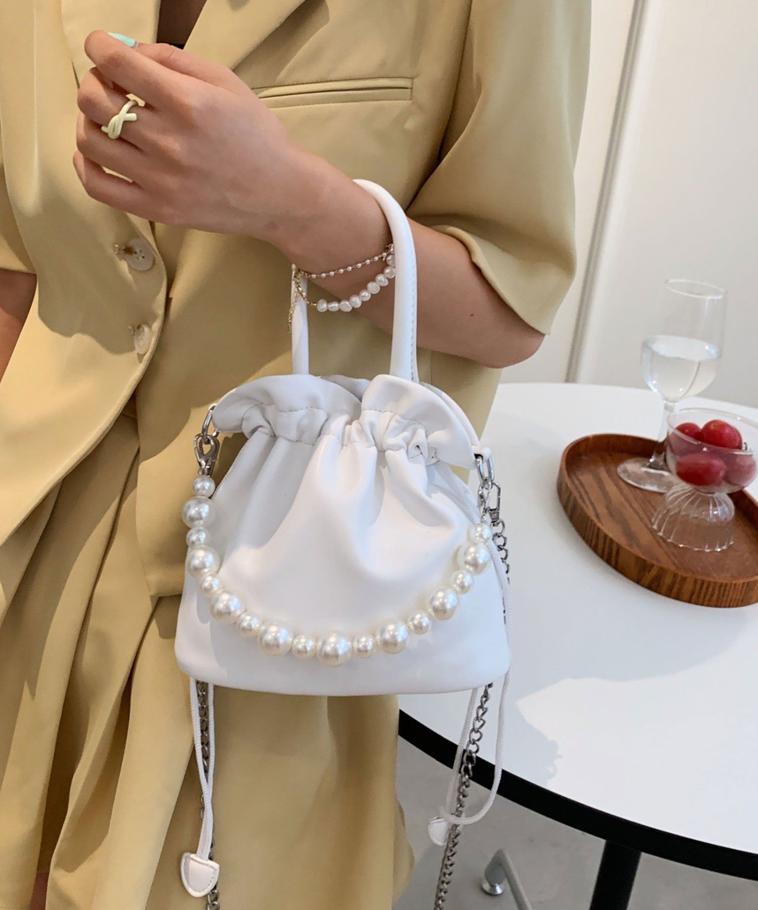 ニナエリナ Nina et Lina パールハンドバック （ホワイト） ホワイト