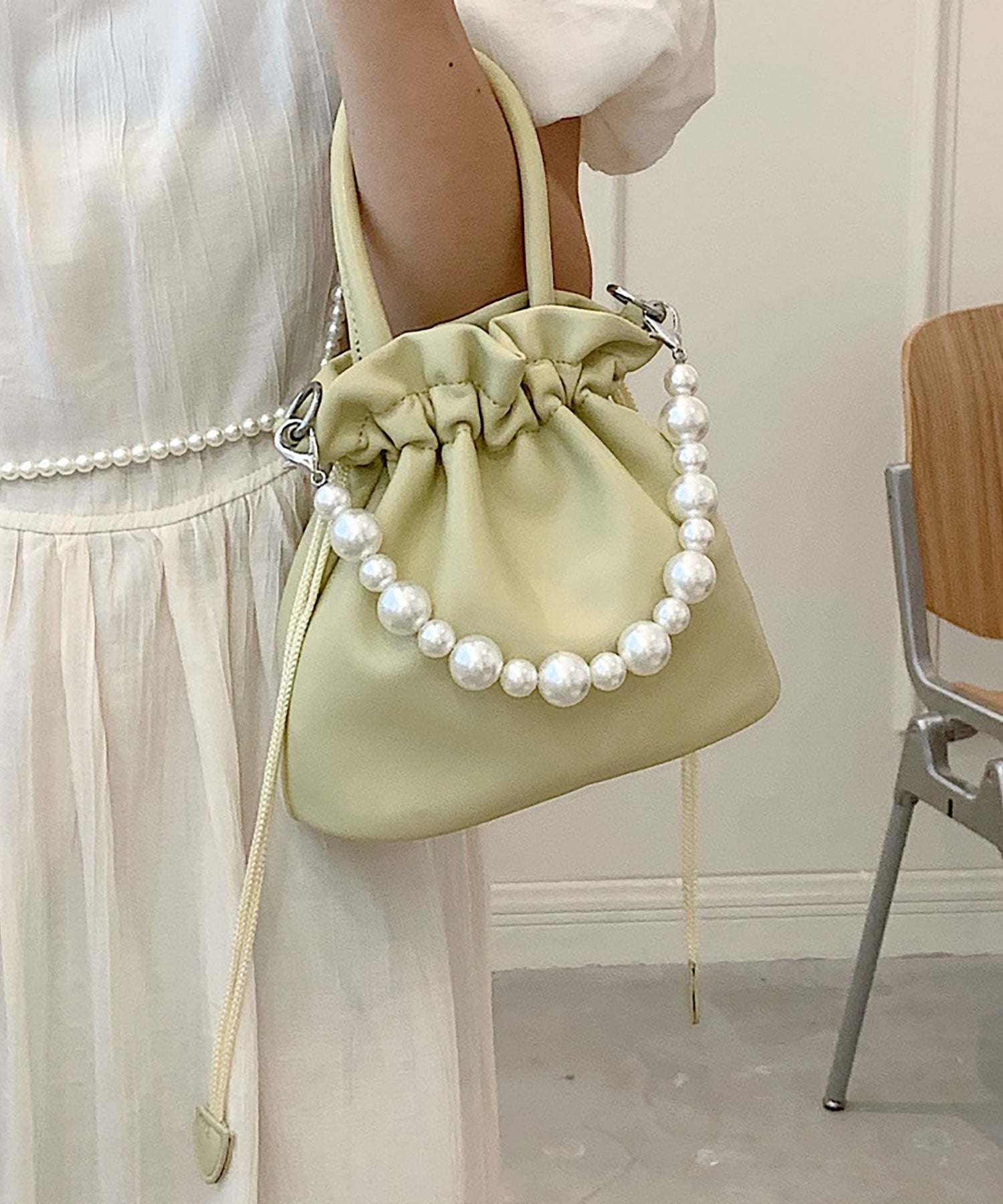 ニナエリナ Nina et Lina パールハンドバック （ホワイト） ホワイト