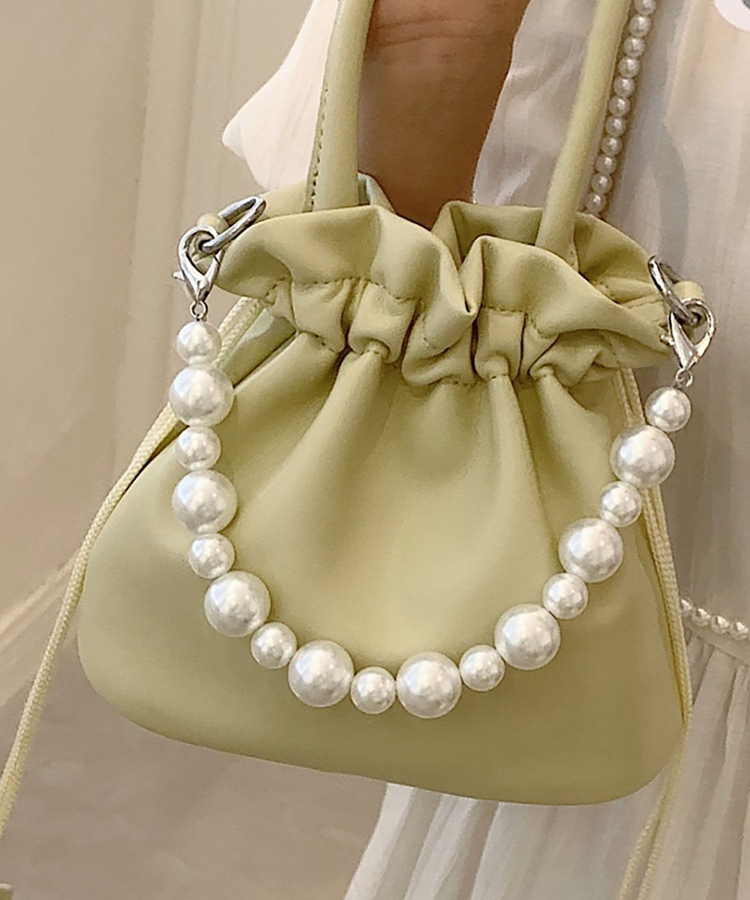 ニナエリナ Nina et Lina パールハンドバック （ホワイト） ホワイト