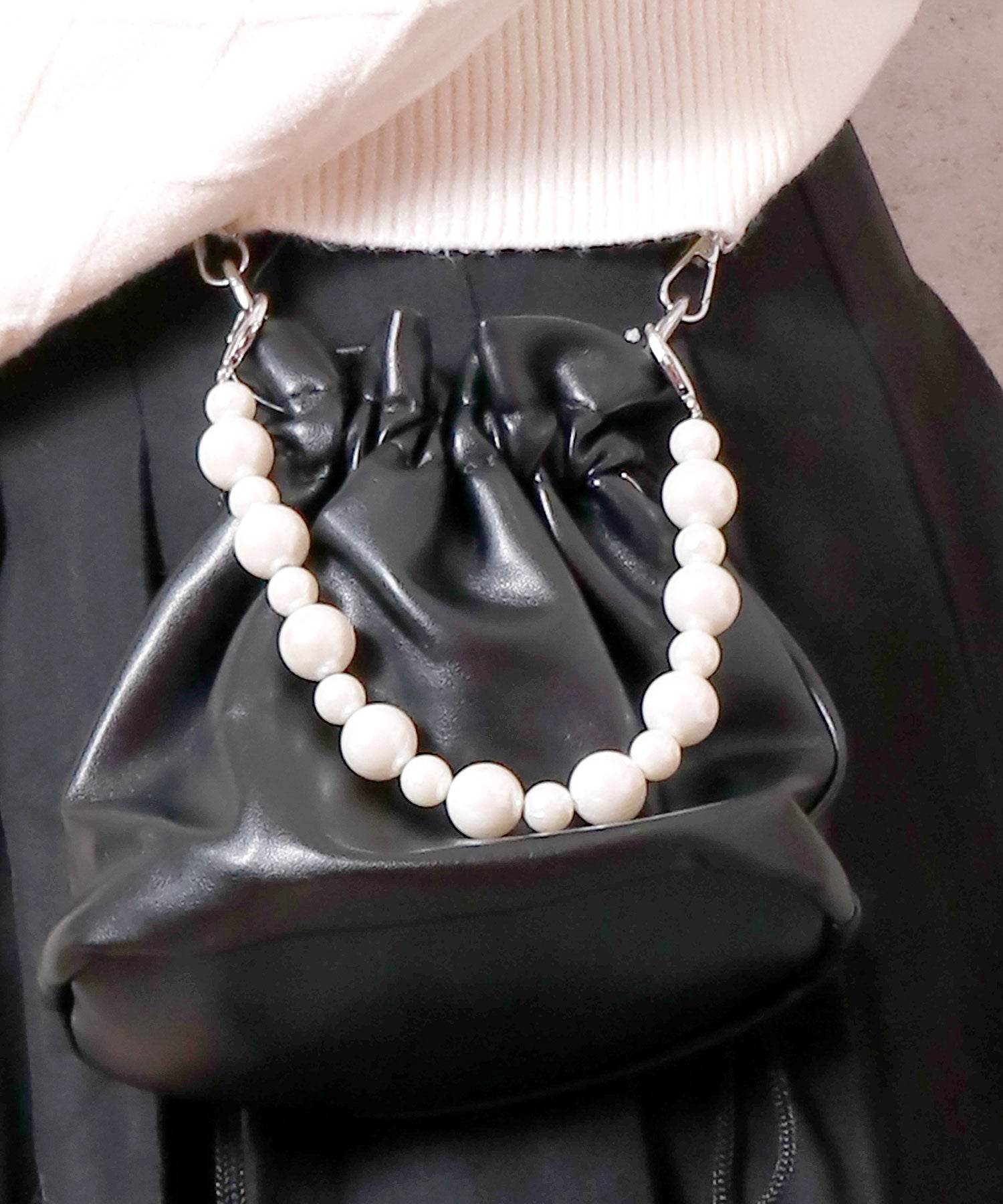 ニナエリナ Nina et Lina パールハンドバック （ホワイト） ホワイト