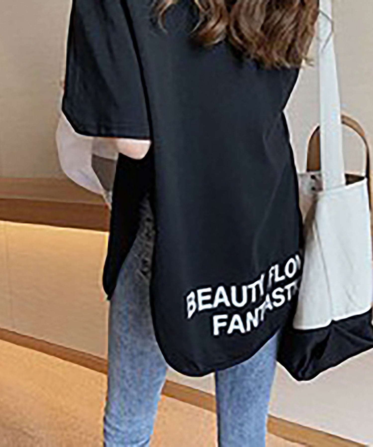 ニナエリナ Nina et Lina サイドスリットクルーネックTシャツ