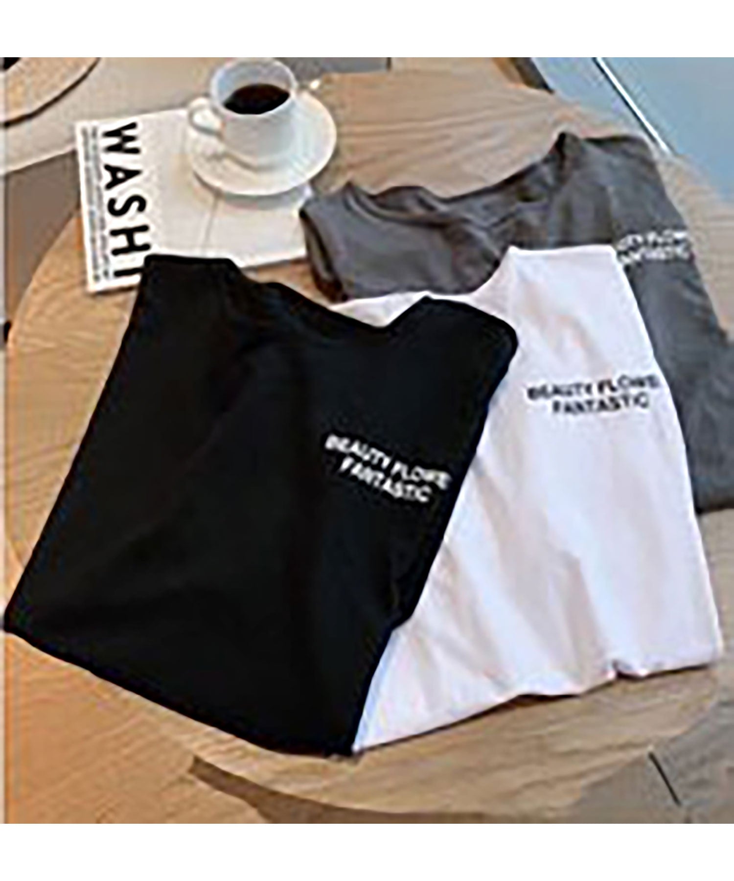 ニナエリナ Nina et Lina サイドスリットクルーネックTシャツ