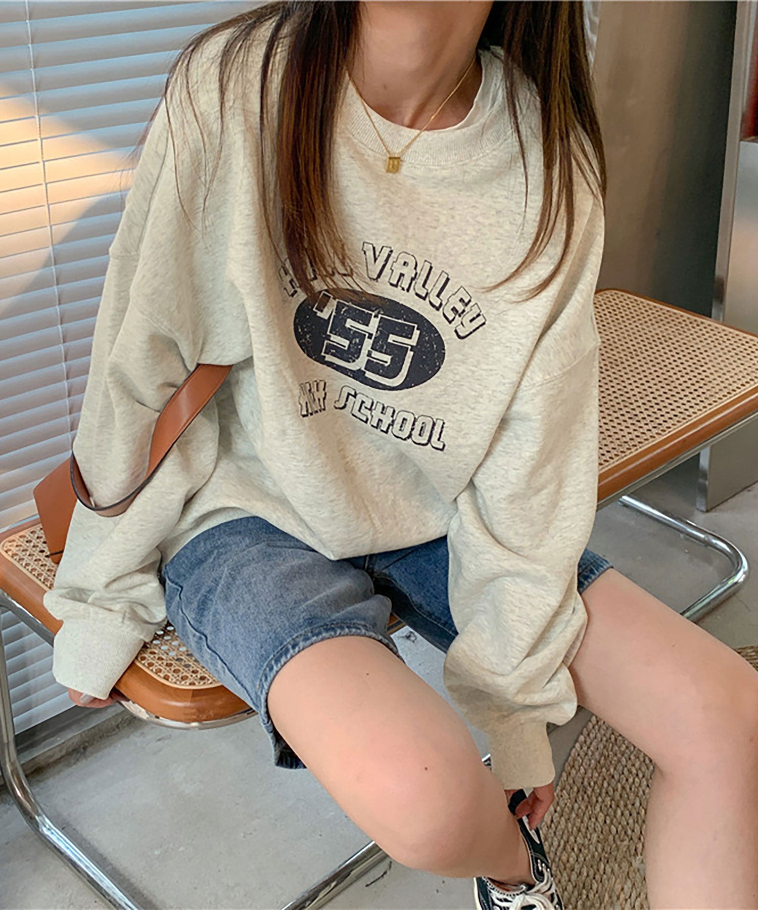 ニナエリナ Nina et Lina 裏毛 HILL VALLEY HIGH SCHOOL 英字ロゴトレーナー （ベージュ） ベージュ