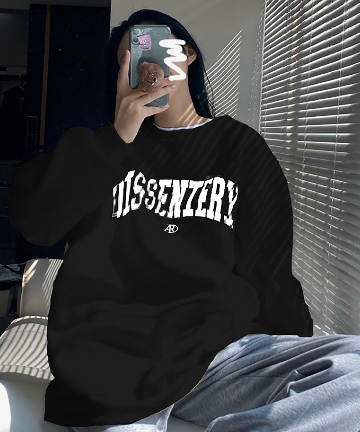 Nina and Lina裏毛 DISSENTERY English Logo Trainer