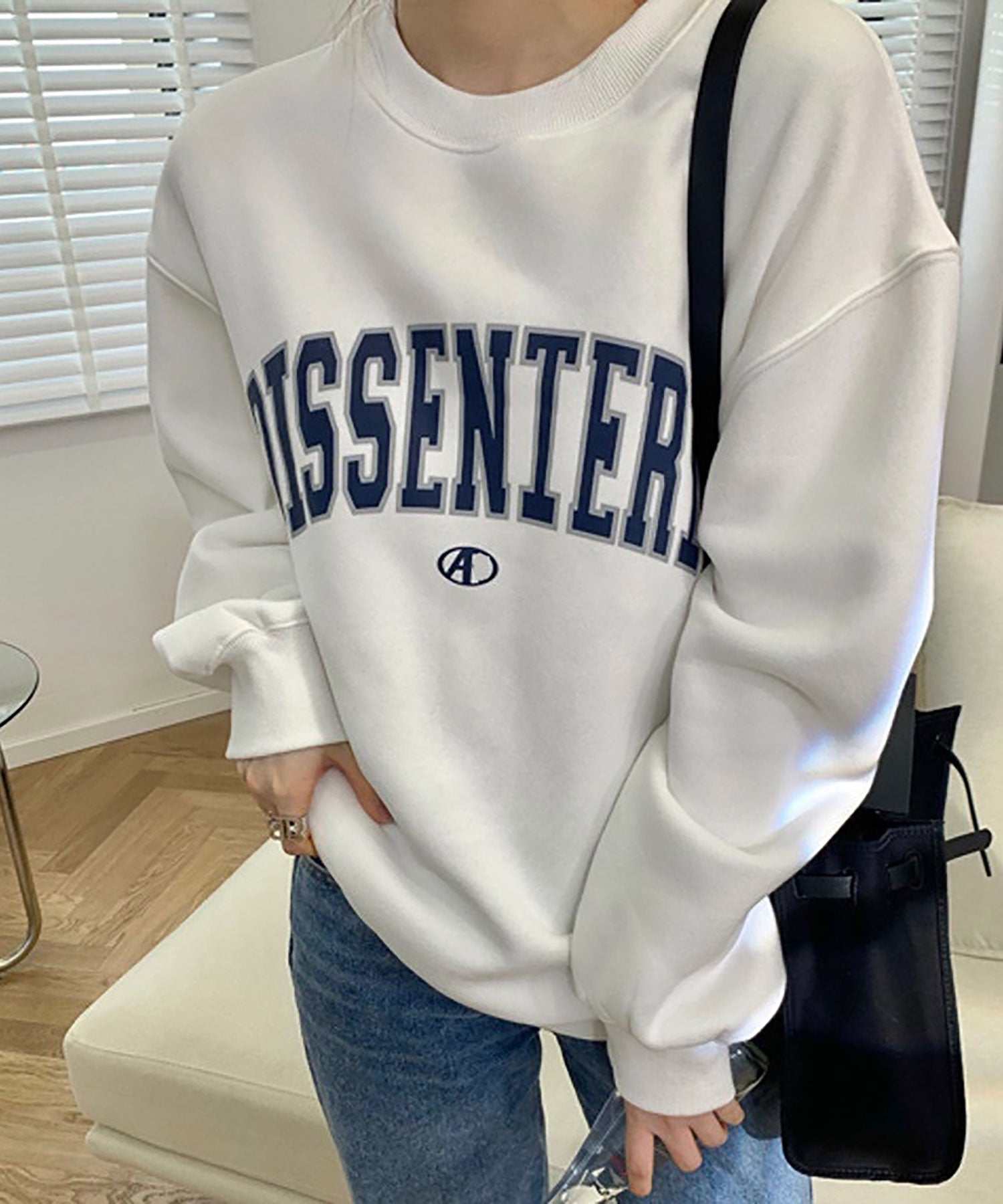 Nina and Lina裏毛 DISSENTERY English Logo Trainer
