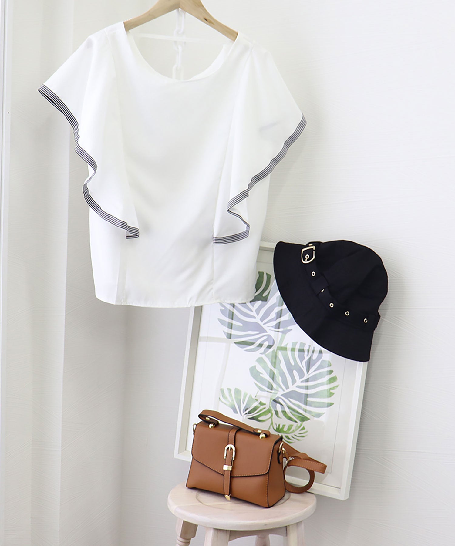 Nina et Lina Chiffon Sleeve Frill Top