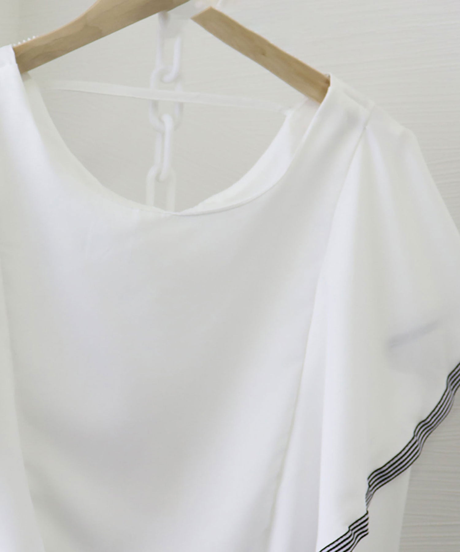 Nina et Lina Chiffon Sleeve Frill Top