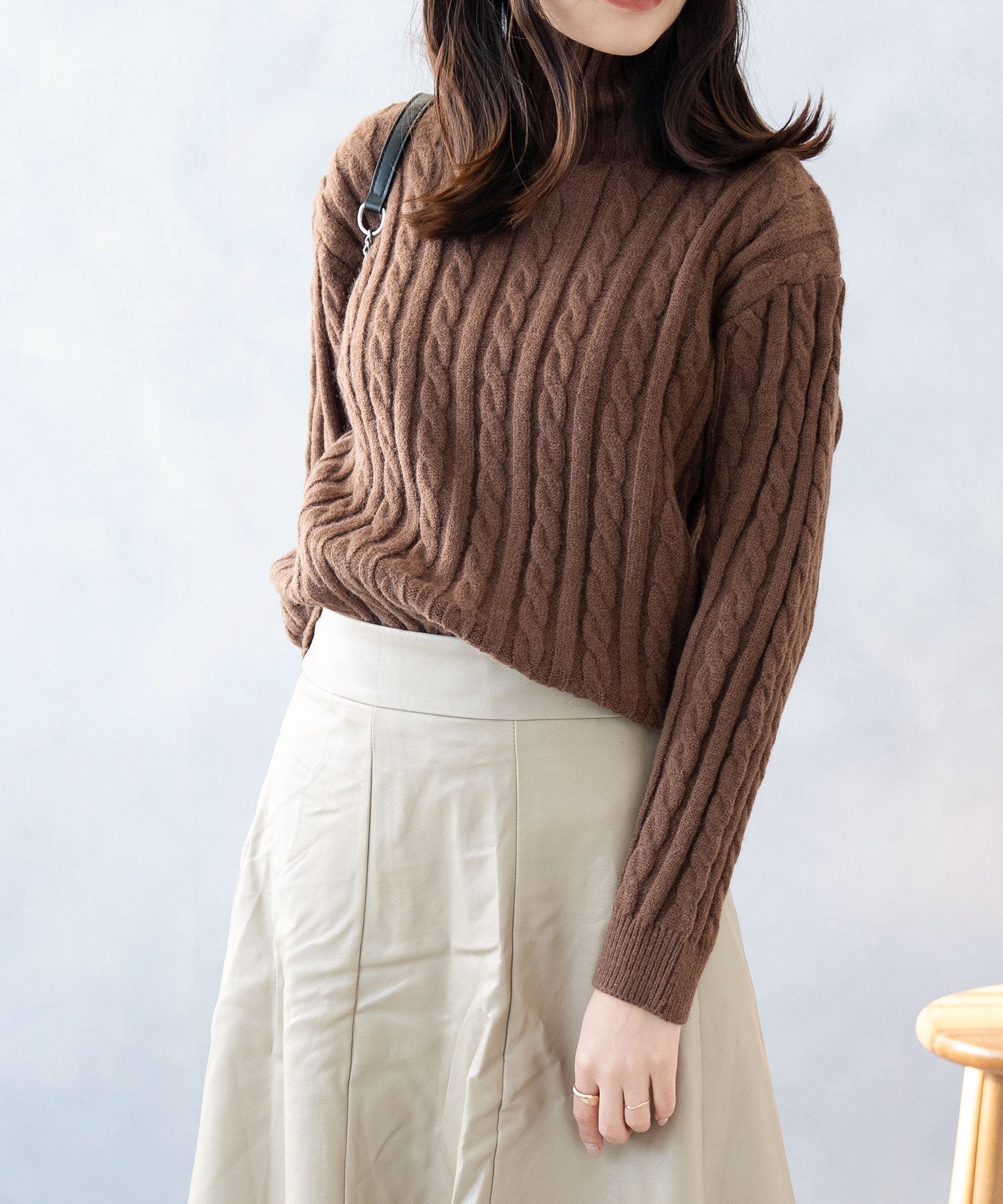 ニナエリナ Nina et Lina ハイネックニットトップス （ブラウン） ブラウン