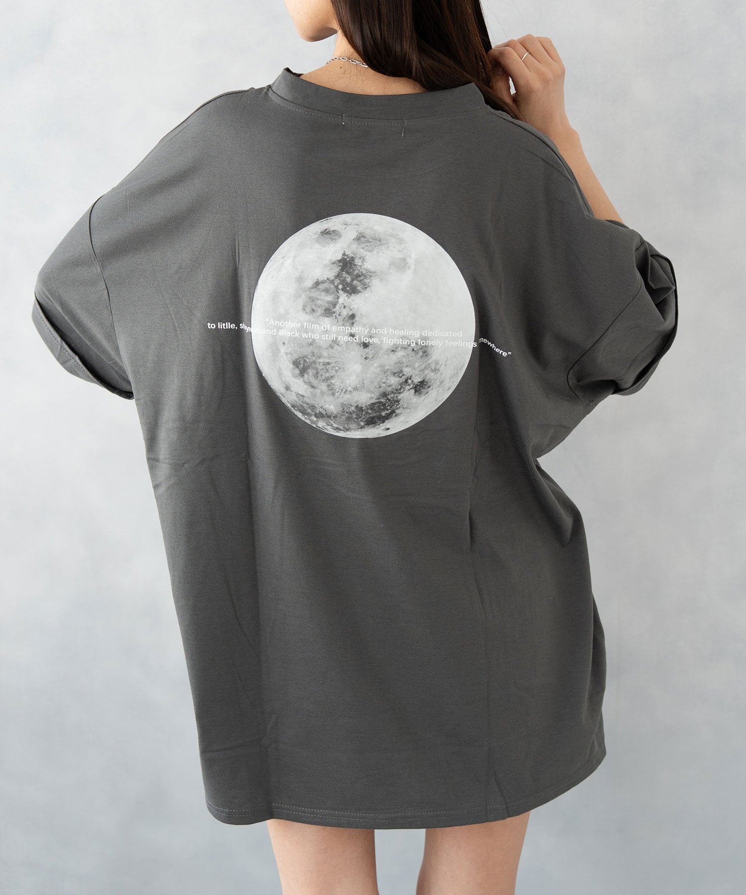 ニナエリナ Nina et Lina フルムーンプリントオーバーサイズTシャツ （チャコールグレー） チャコールグレー