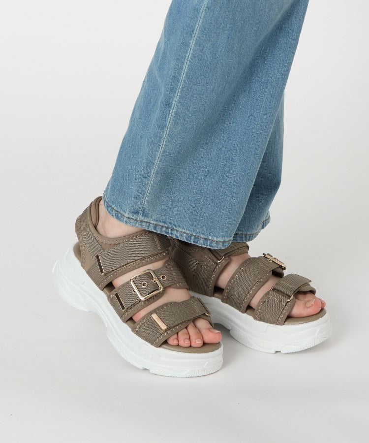 シーエス ティーアンドピー csT&P 軽量厚底ソール ゴールドベルトスポーツサンダル （アイボリー(004)） アイボリー(004)