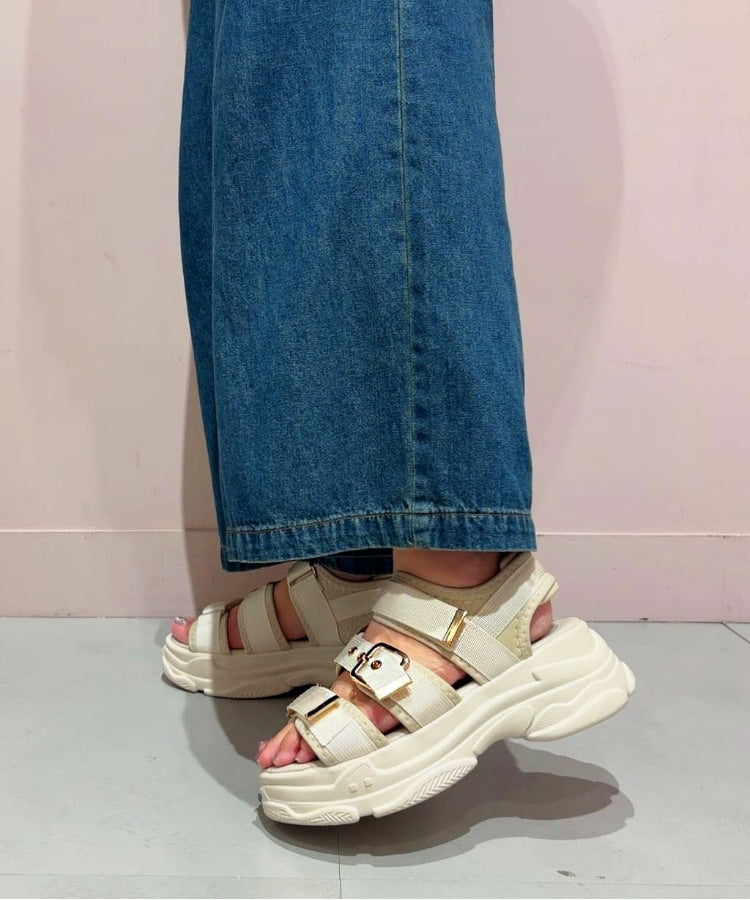 シーエス ティーアンドピー csT&P 軽量厚底ソール ゴールドベルトスポーツサンダル （アイボリー(004)） アイボリー(004)