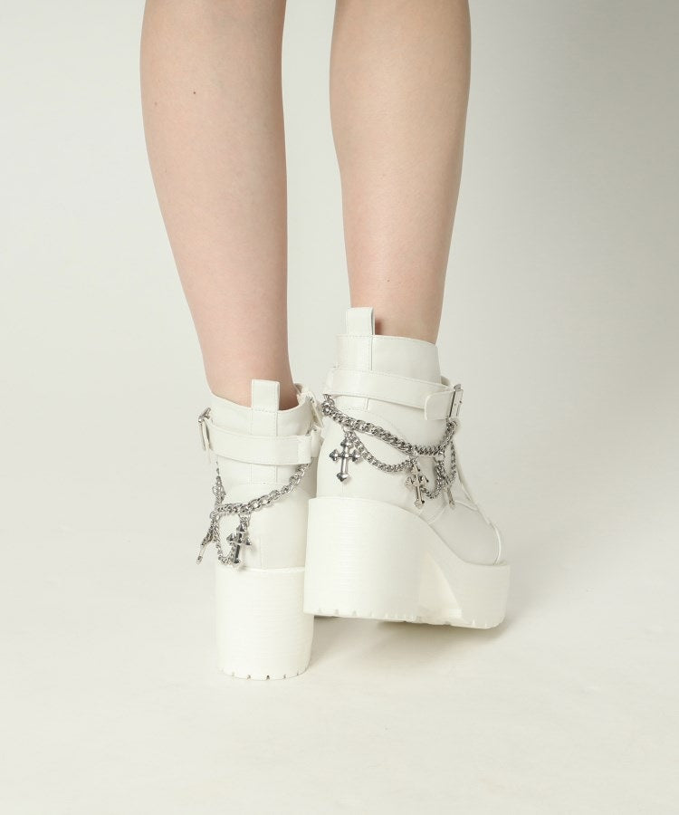 シーエス ティーアンドピー csT&P 厚底十字架チャーム付きチェーンブーツ （ホワイト(001)） ホワイト(001)