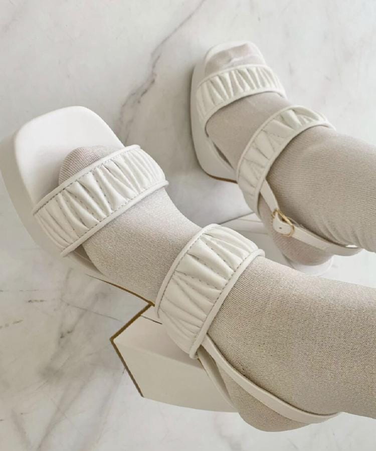 シーエス ティーアンドピー csT&P ギャザーダブルベルト チャンキーヒールサンダル （ブラック(019)） ブラック(019)