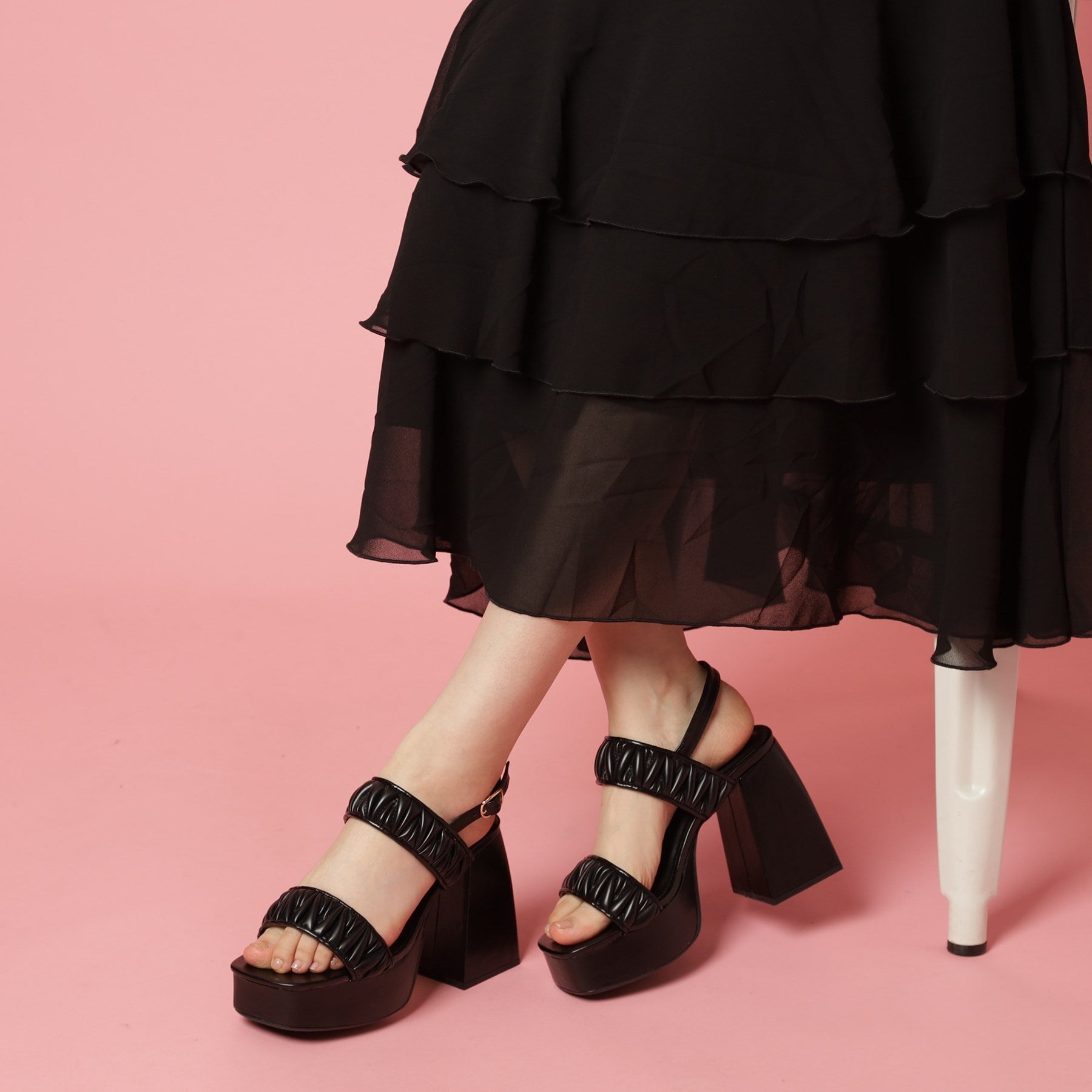 シーエス ティーアンドピー csT&P ギャザーダブルベルト チャンキーヒールサンダル （ホワイト(001)） ホワイト(001)