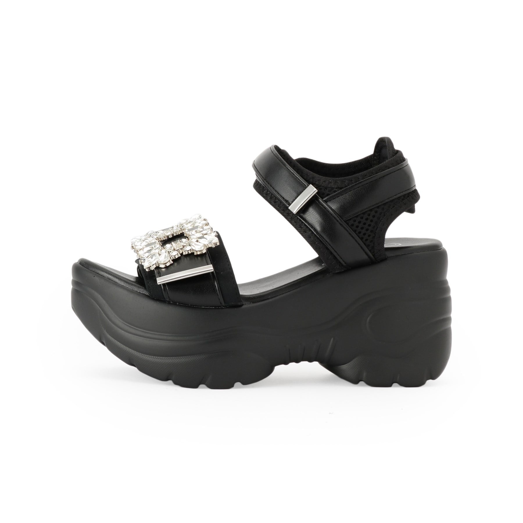 シーエス ティーアンドピー csT&P 厚底ビジューバックルサンダル （ホワイト(001)） ホワイト(001)