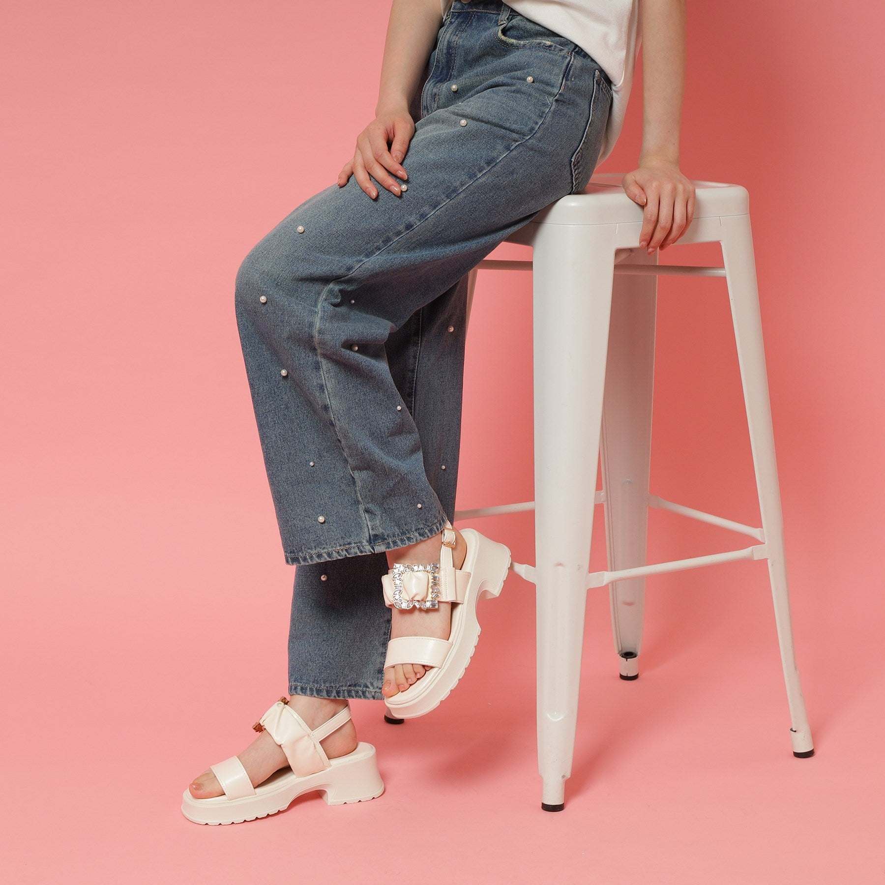 シーエス ティーアンドピー csT&P バックル付きギャザーサンダル （ホワイト(001)） ホワイト(001)