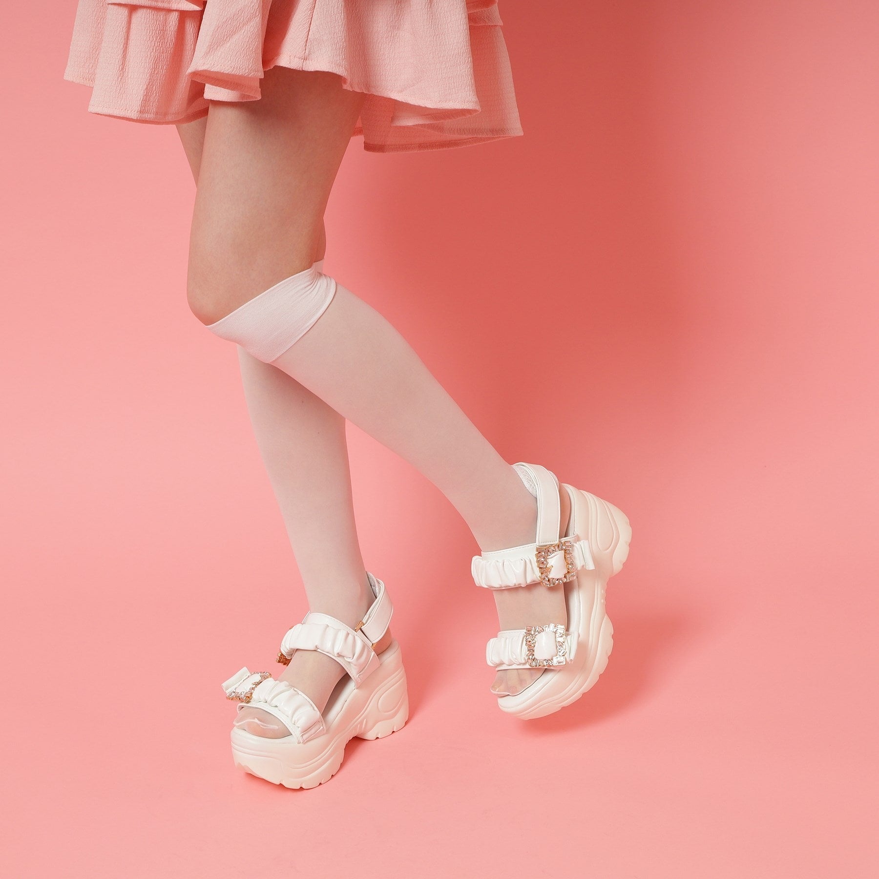 シーエス ティーアンドピー csT&P 厚底バックルサンダル （ベージュ(052)） ベージュ(052)