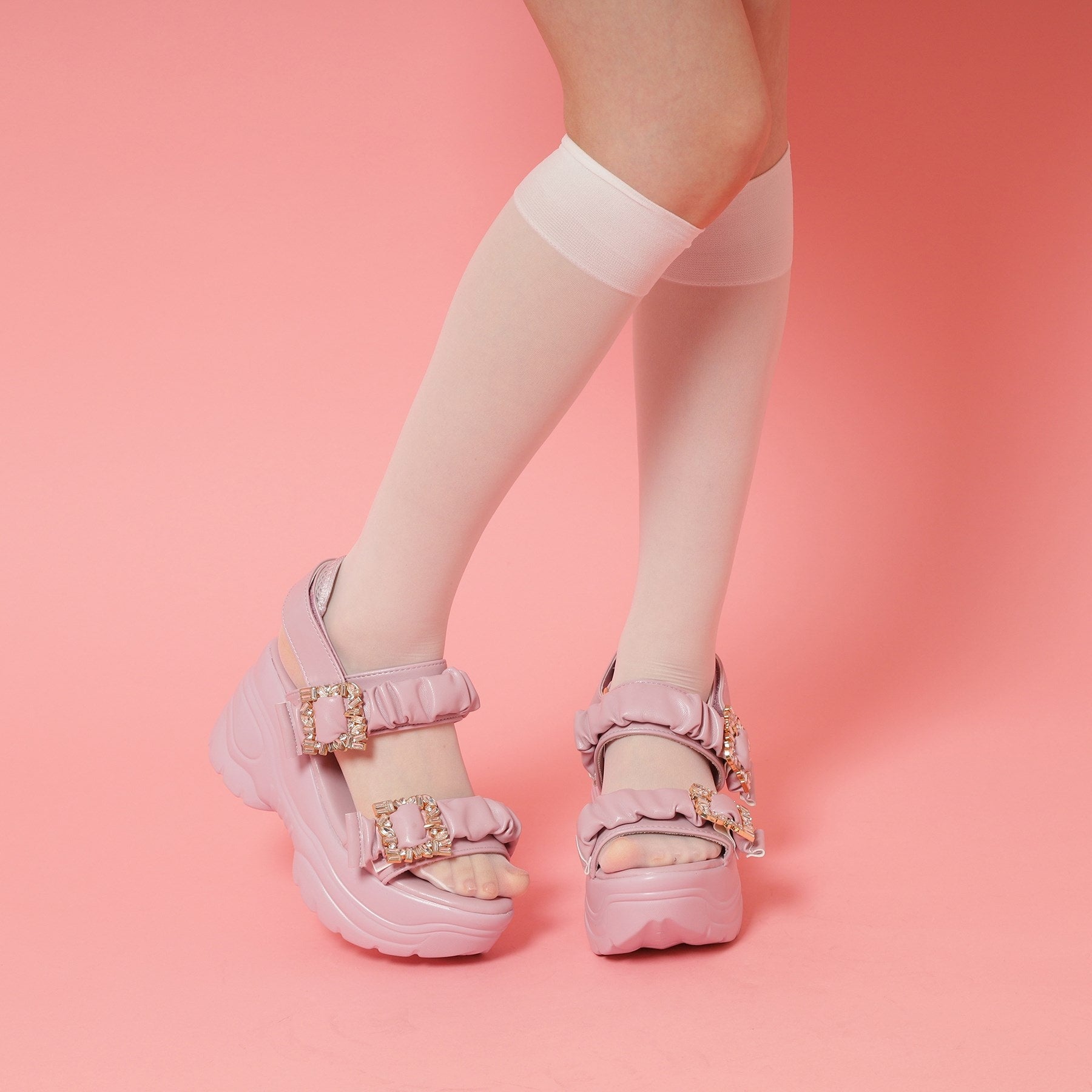 シーエス ティーアンドピー csT&P 厚底バックルサンダル （ベージュ(052)） ベージュ(052)