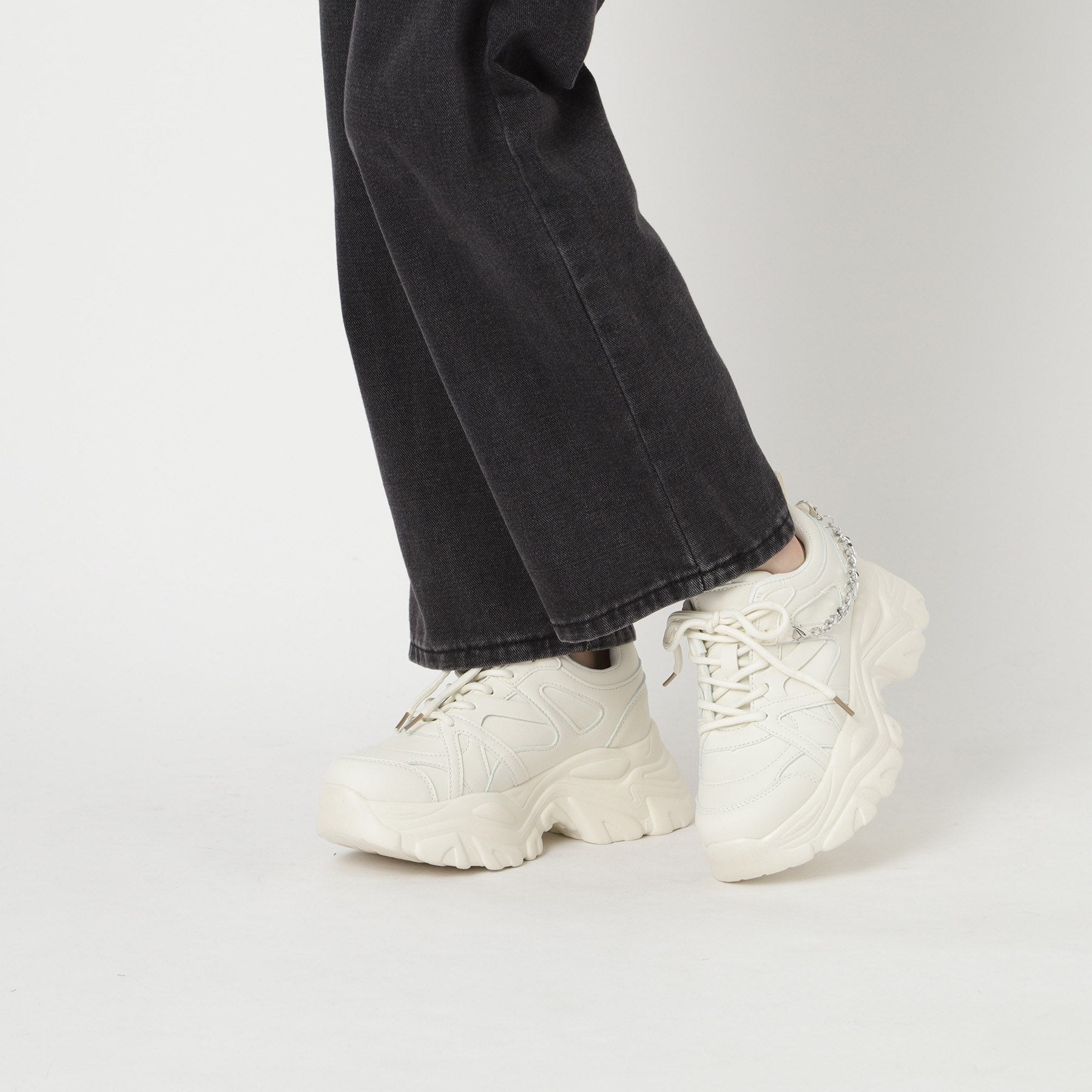 シーエス ティーアンドピー csT&P 【2WAYチェーン付き】軽量ボリュームソール厚底スニーカー （ブラウン(043)） ブラウン(043)