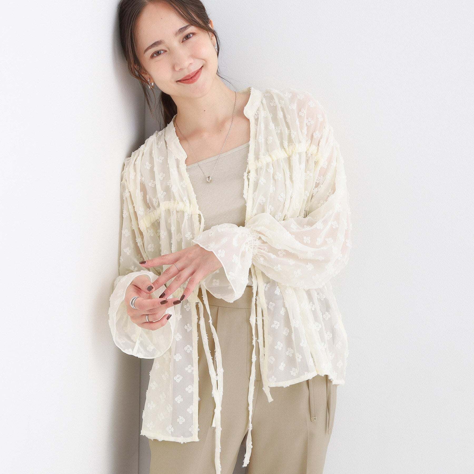 キューティーブロンド Cutie Blonde シアードビーシャーリングブラウス （オフホワイト(003)） オフホワイト(003)