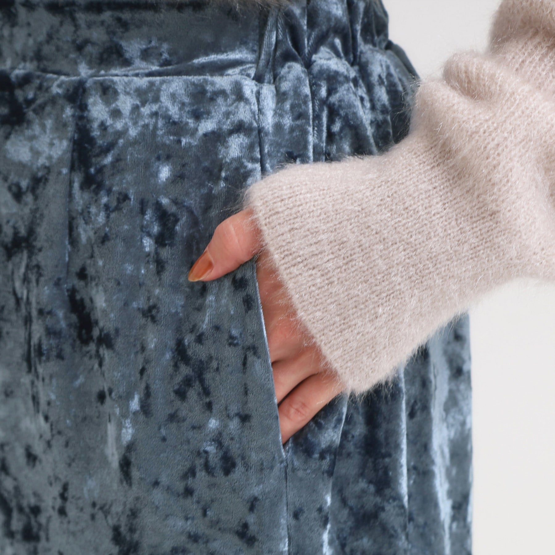 キューティーブロンド Cutie Blonde ベロア調ナロースカート （ブルー(093)） ブルー(093)