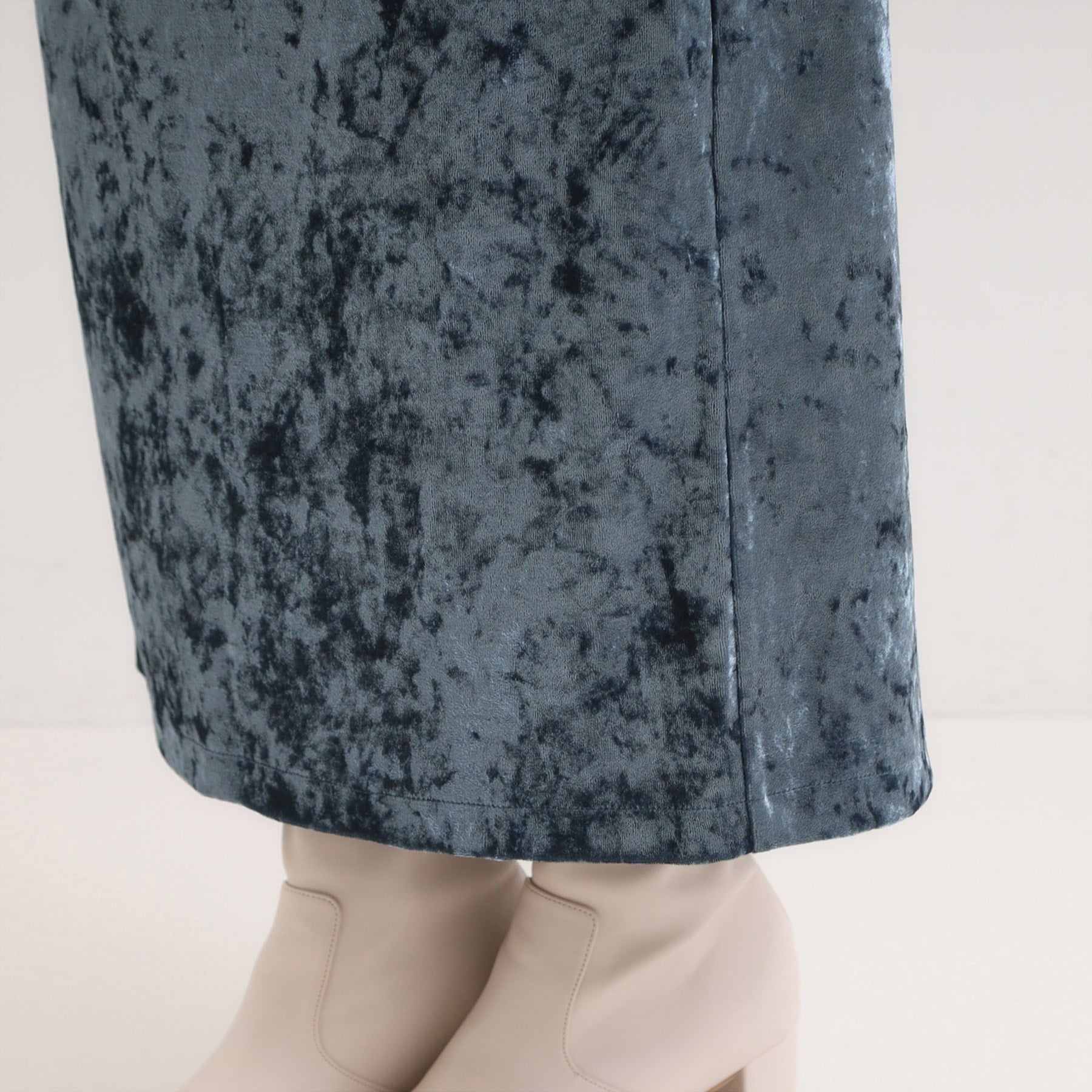 キューティーブロンド Cutie Blonde ベロア調ナロースカート （ブルー(093)） ブルー(093)