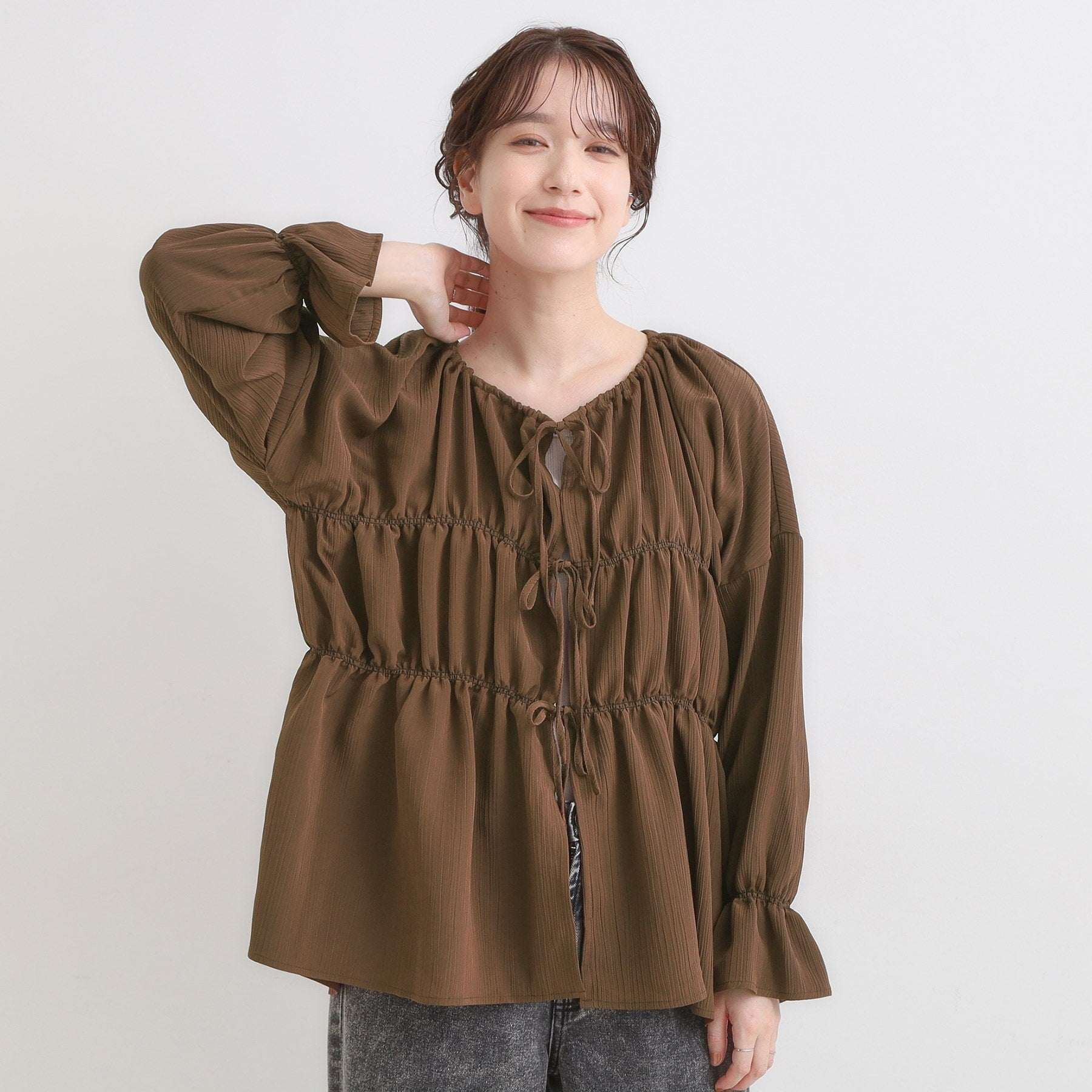 キューティーブロンド Cutie Blonde シャーリングデザインブラウス （ブラック(019)） ブラック(019)