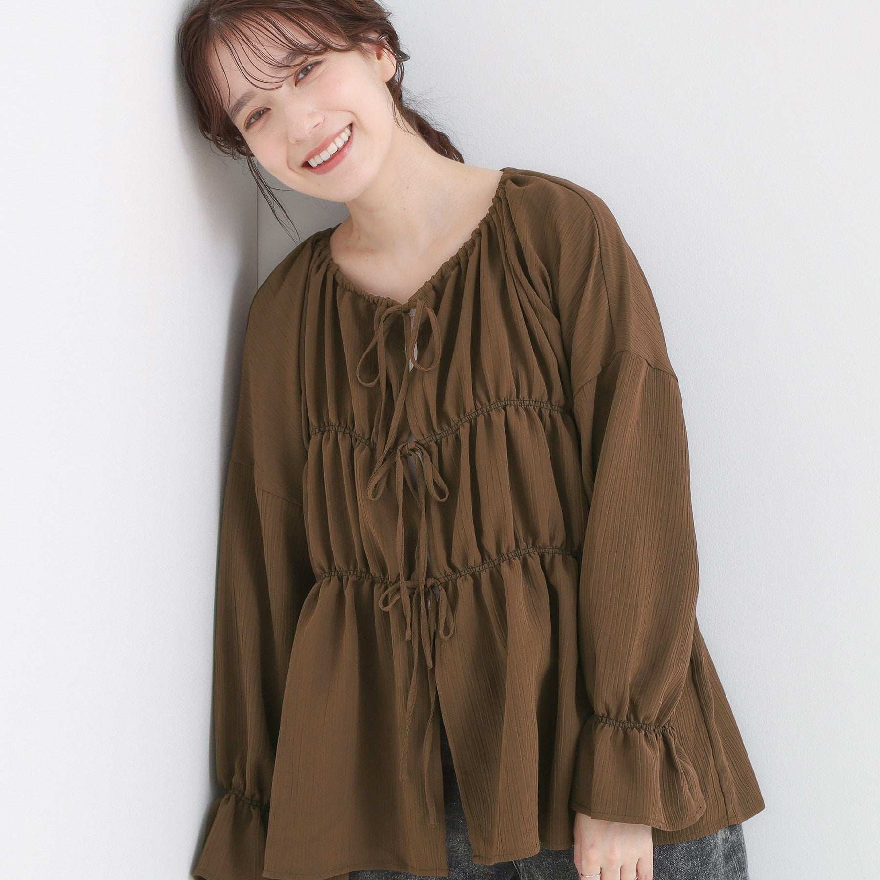 キューティーブロンド Cutie Blonde シャーリングデザインブラウス （ブラウン(043)） ブラウン(043)